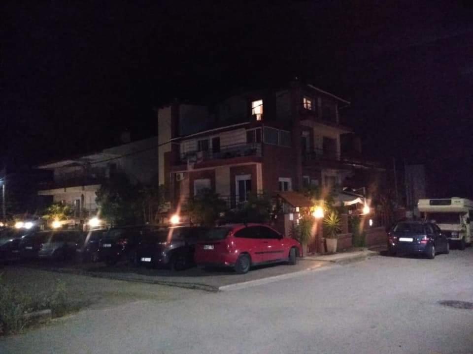 Blue Moon Accommodation Неа-Міханіона Екстер'єр фото