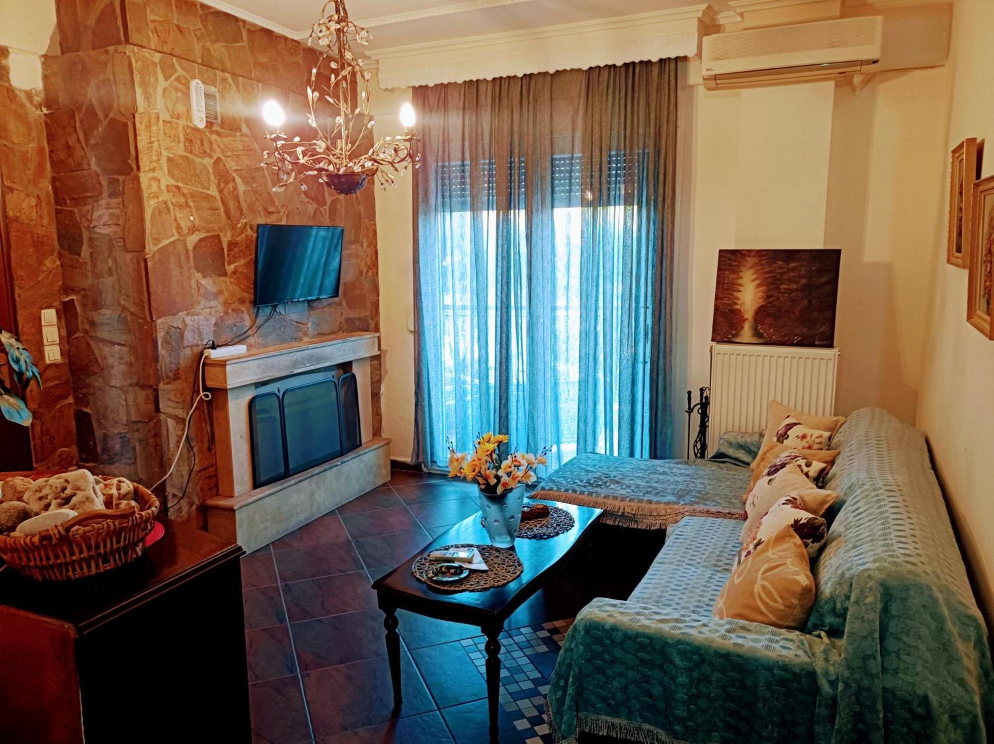 Blue Moon Accommodation Неа-Міханіона Екстер'єр фото